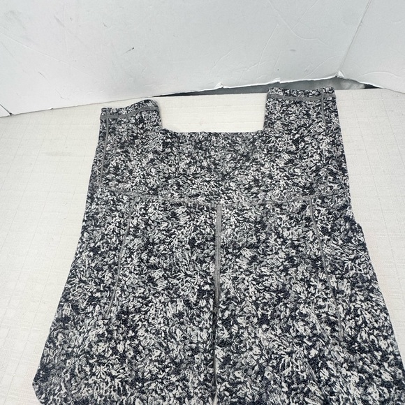 Athleta Salutation Stash Pocket 7/8 tights Size XS - Picture 3 of 8